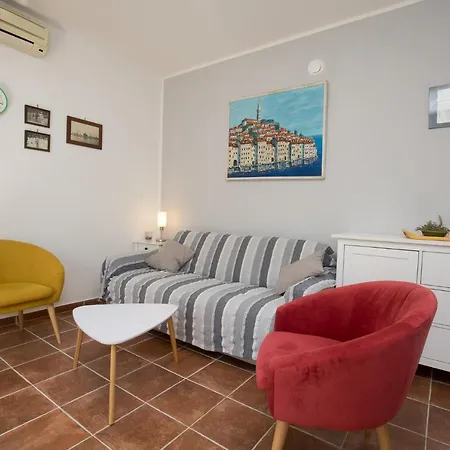 펜션 House Bougainvillea 풀라