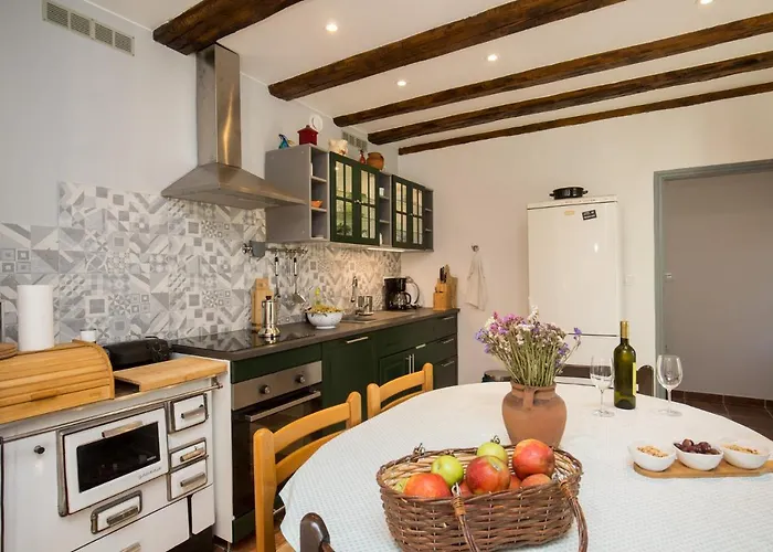 House Bougainvillea Tatil Evi