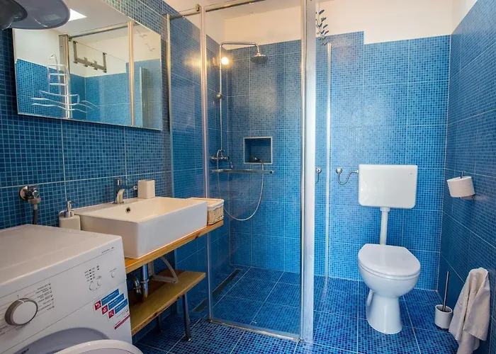 House Bougainvillea Vikendica