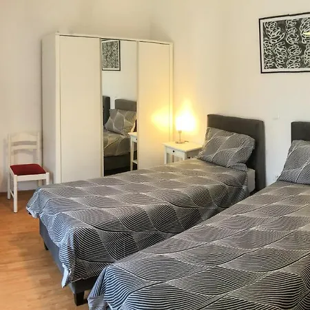 House Bougainvillea بيت للعطل بولا