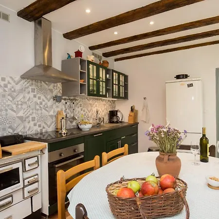 House Bougainvillea بيت للعطل