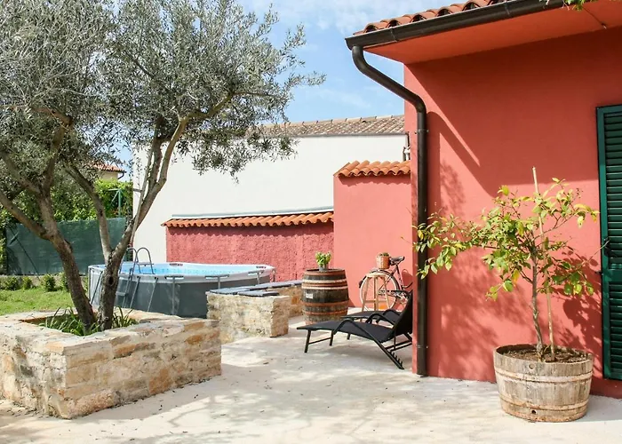 House Bougainvillea Ferienhaus Pula